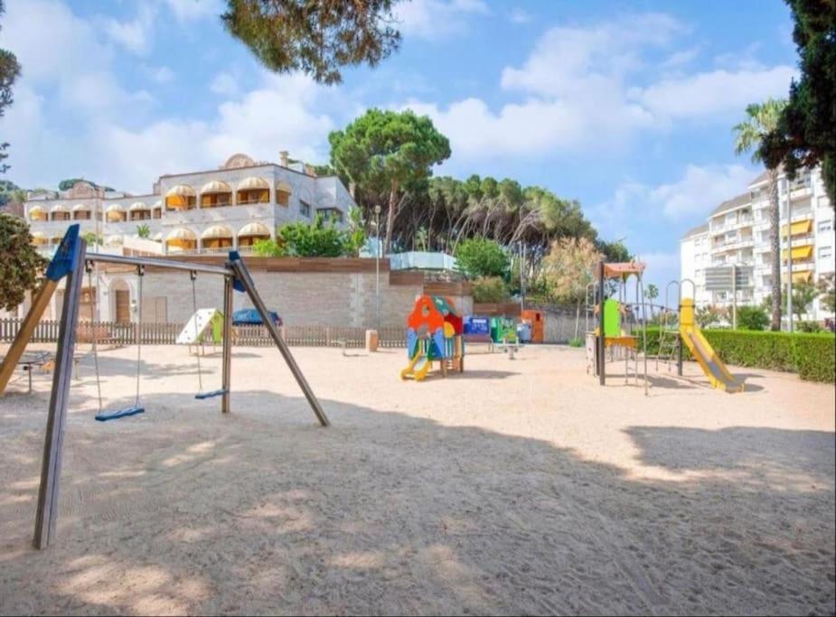 Seahomes Vacations - Coral Sun In Fenals Beach Lloret de Mar Extérieur photo