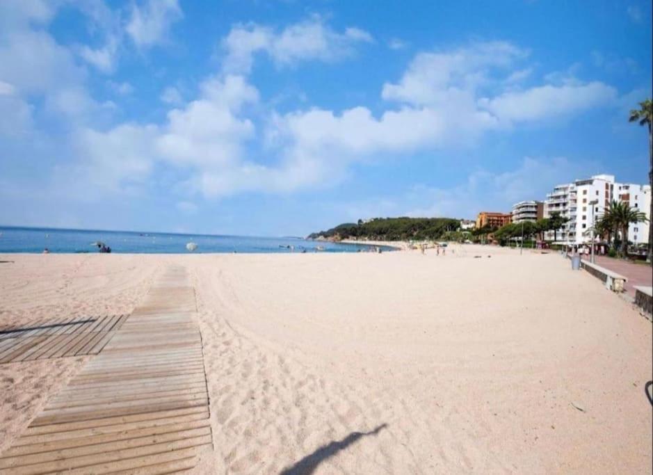 Seahomes Vacations - Coral Sun In Fenals Beach Lloret de Mar Extérieur photo