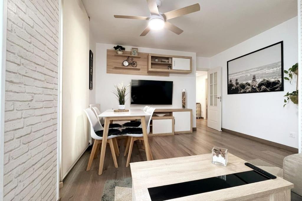Seahomes Vacations - Coral Sun In Fenals Beach Lloret de Mar Extérieur photo